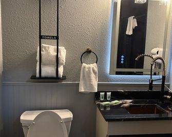 Plymouth Suites - Plymouth