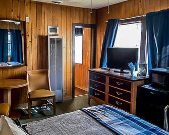 The Gold Pan Motel - Eagle Nest - Bedroom