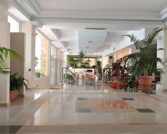 Adonis Hotel - Mitikas - Lobby