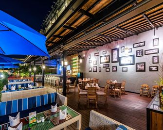 Kata Sea Breeze Resort (SHA Plus+) - Karon - Restaurante