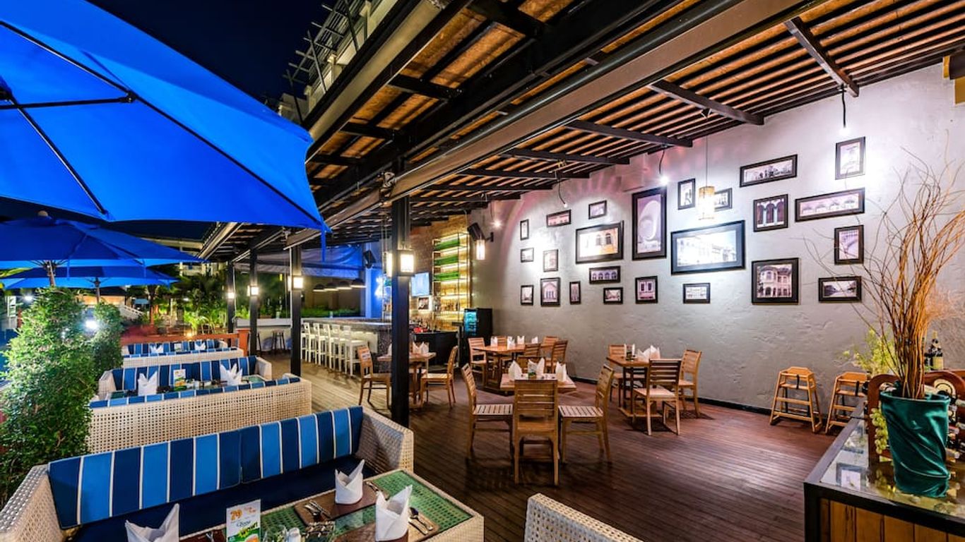 Kata Sea Breeze Resort (SHA Plus+)