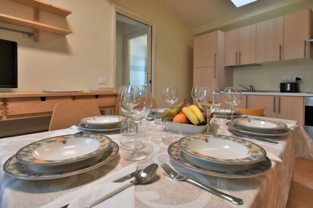 Duomo Mansarda by Interhome - איזאו - חדר אוכל