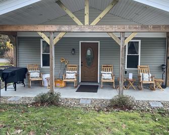 Relaxing Cottage near Black Moshannon and Penn State - Philipsburg - Patio