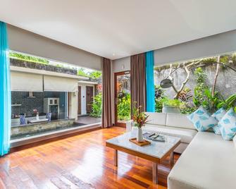 The Leaf Jimbaran Luxury Villas - South Kuta - Living room