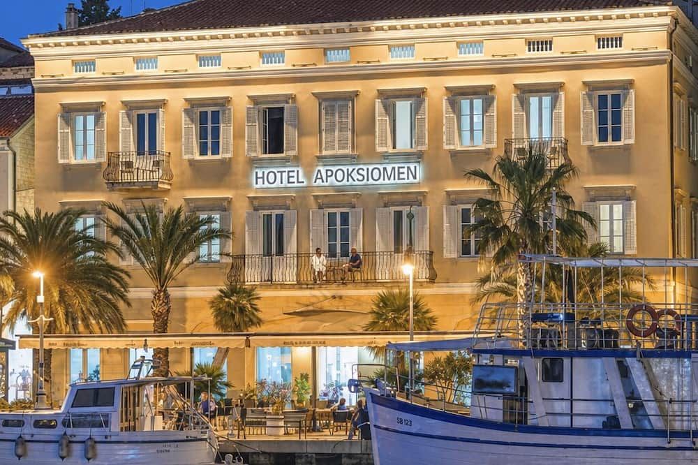 Hotel Apoksiomen - מאלי לוסיני - בניין