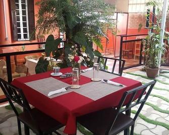 Green Resort Antsakaviro - Antananarivo - Patio