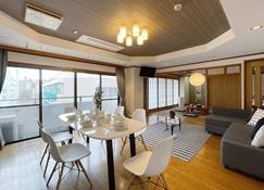 Beautiful, spacious apartment next to Peace Park - Hiroshima - Essbereich