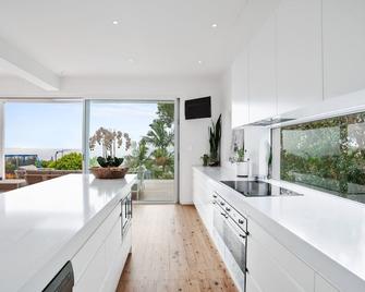 Panoramic Views Collaroy Beach Escape - Collaroy - Cozinha