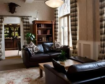 Charlotte House - Lincoln - Living room