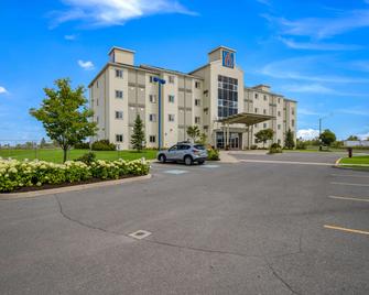 Motel 6 Kingston On - Kingston - Rakennus