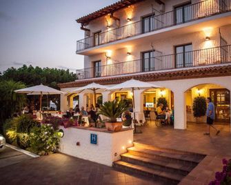 Hotel Restaurant Bon Retorn - Figueres - Building