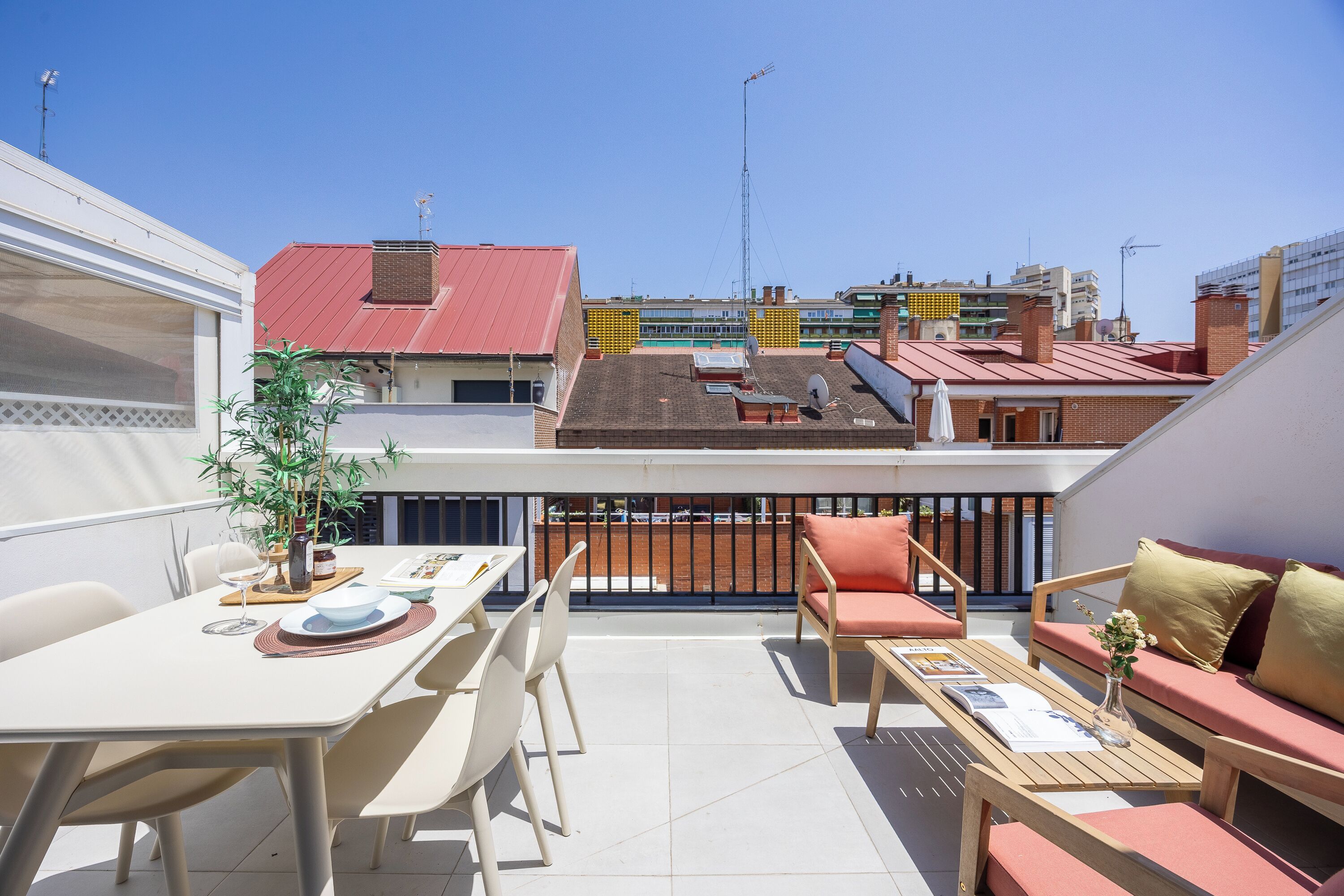 Edmond Vibes Airport - Ifema Hub - Madrid - Balcón