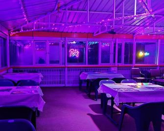 Burans Breeze A Home Away From Home - Dhanaulti - Restaurant
