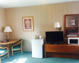 Rainbow Motel - Mackinaw City