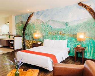 Nature's Village Resort - Talisay City - Bedroom