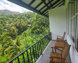Hill Side Resort - Ella - Badulla - Balcón