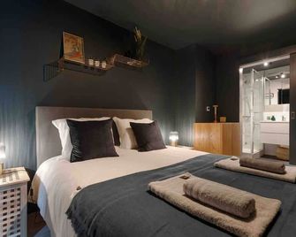 Spacious & Chic House in Center - Kortrijk - Slaapkamer