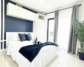 Luxurious Blue Studio! The Keys, Everglades, Biscayne N. Park, Redlands & Miami - Florida City