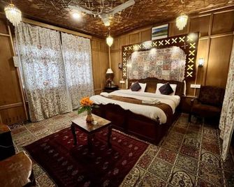 Floating Luxury Group Of Houseboats - Srinagar - Bedroom