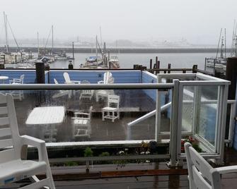 The Landing at Newport Condominium Hotel - ניופורט - מרפסת