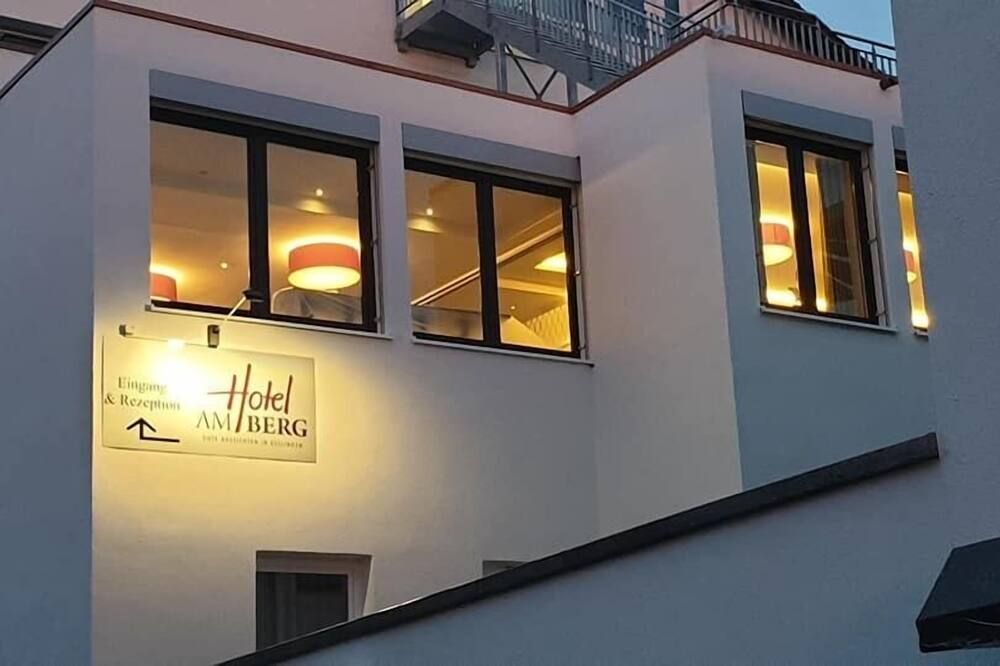 Hotel am Berg Eßlingen - Esslingen - Buiten zicht