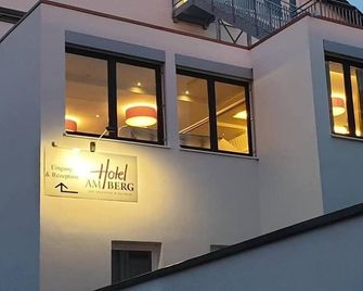 Hotel am Berg Eßlingen - Esslingen - Buiten zicht