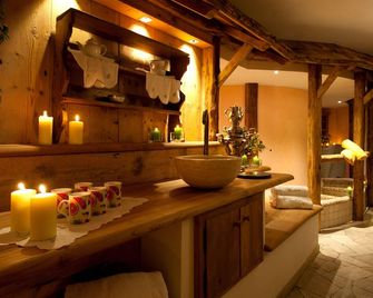 Centro Pineta Family Hotel & Wellness - פינצולו