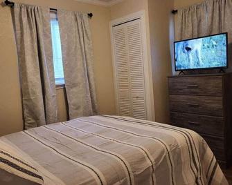 City-View 1br Near Ttu & Downtown - Cookeville - Bedroom