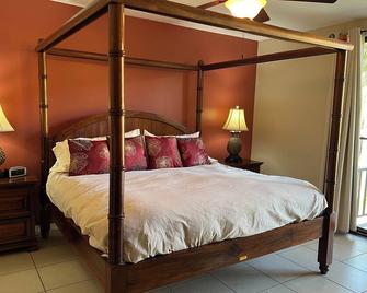 Newer Pacifico condo and beach club - Ocotal - Bedroom