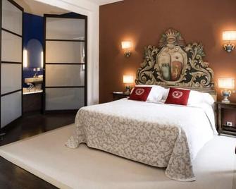 Grand Hotel de l'Abbaye - Beaugency - Schlafzimmer