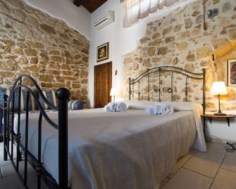Agriturismo Casepassamonte - Ragusa - Slaapkamer