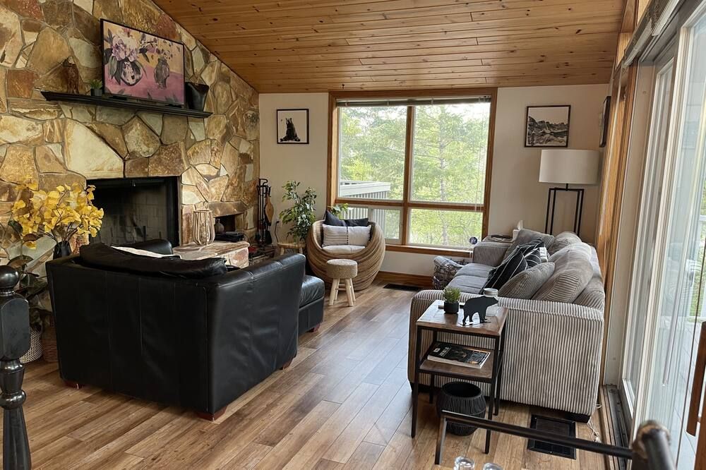 5 bedroom Oasis in the heart of Fairmont Hot Springs - Fairmont Hot Springs - Soggiorno