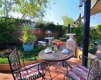 Vatu Sanctuary - The Kingfisher (2 bedroom with direct access to the pool) - Alice Springs - Patio
