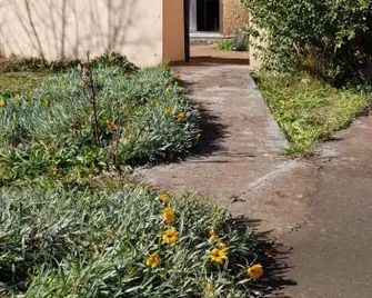 Monolocale indipendente con giardino - Nuoro - Buiten zicht