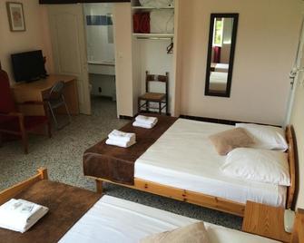 Le Robinson - Pierrelatte - Camera da letto