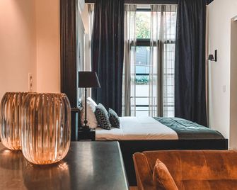 بي إن أنتويرب - انتورب - غرفة نوم