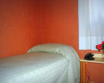 Hotel Diecimare - Salerno - Phòng ngủ