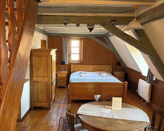 Duplex apartment with Alsatian decor - Beblenheim - Bedroom