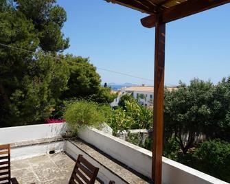 Two Olive Trees - Spétses - Balkón