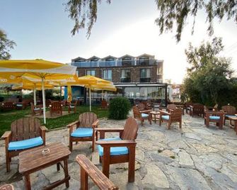 Burla Han Hotel - Urla - Patio