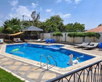 Prime Nomads - Kisumu - Pool