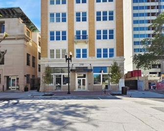 Fun Cozy Apts - 1 25 Mile Walk To Tiaa Bnk Fld - Jacksonville - Byggnad