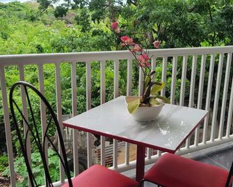 Wjv Inn Marigondon - Cebu - Balcon
