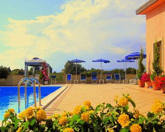 Poggio Alla Cavalla Farmhouse With Swimming Pool In The Heart Of Tuscany - Lamporecchio - Piscina
