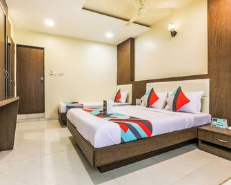 Hotel Venture Grand - Mumbai - Bedroom