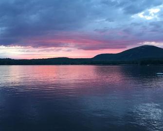 Lakefront Cottage Near Acadia And Bar Harbor - Sullivan - Vista del exterior