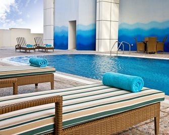 Ramada by Wyndham Doha Old Town - Doha - Pool