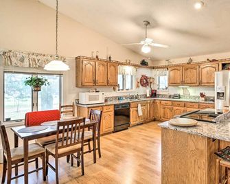 40-Acre Poplar Bluff Nature Lovers Paradise! - Poplar Bluff - Keuken