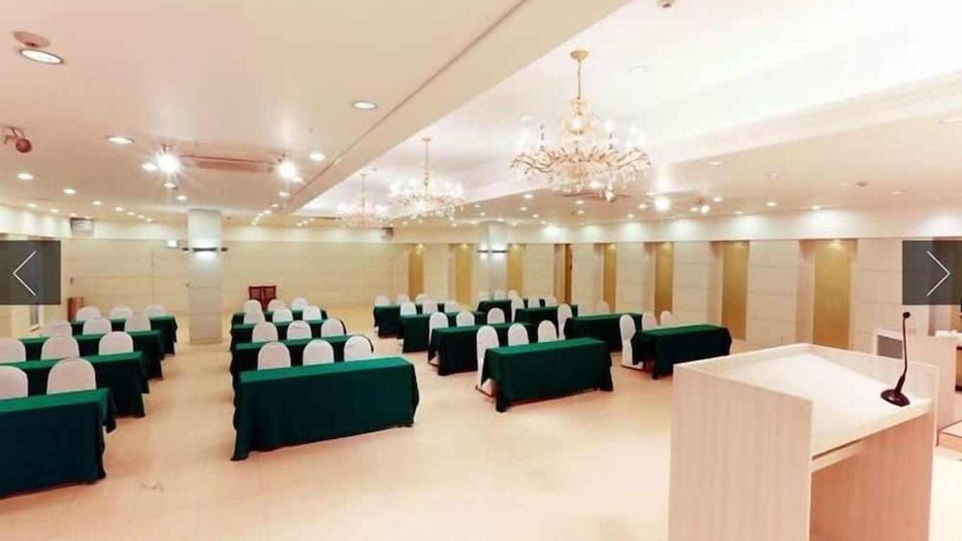 Gimcheon Park Tourist Hotel