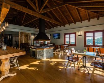 Rouista Tzoumerka Resort - Athamánion - Restaurant